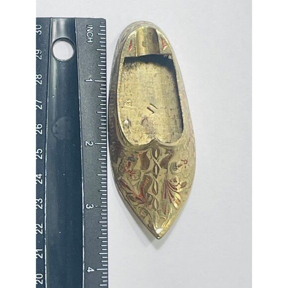 Vintage Brass Decorative Shoe Figurine With Intricate Ashtray Floral Engraving - Picture 8 of 8